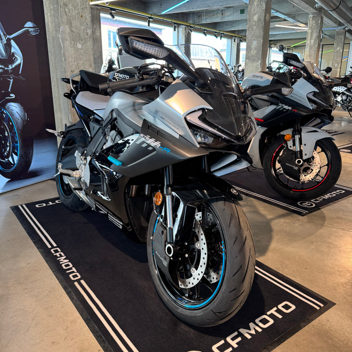 CFMoto 675SR-R - Nebula Black
