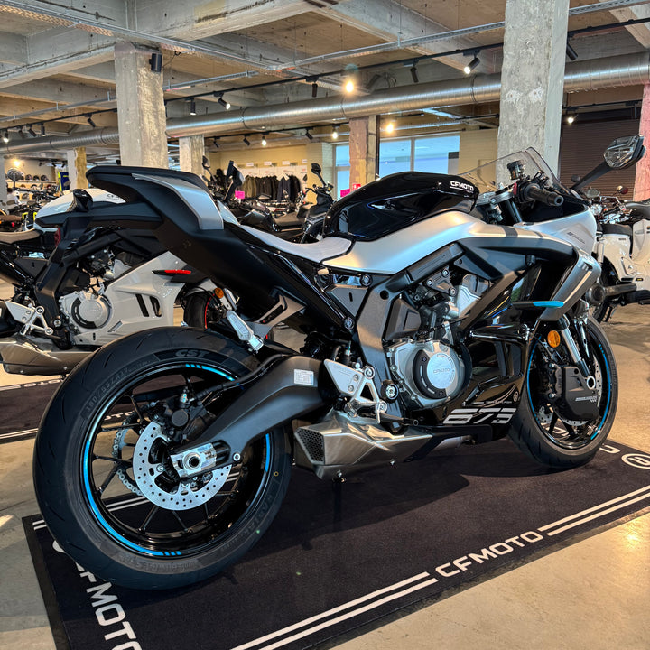 CFMoto 675SR-R - Nebula Black