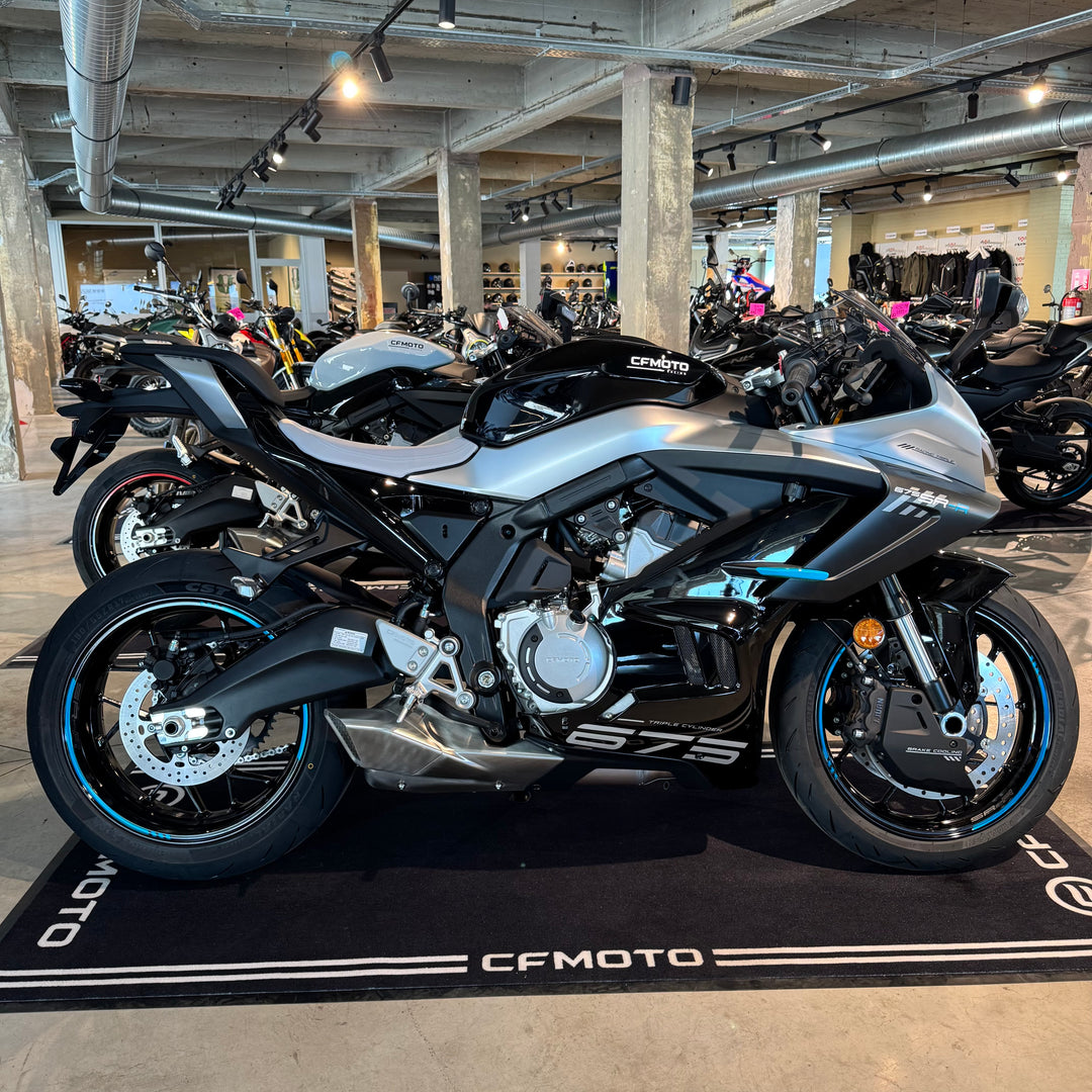 CFMoto 675SR-R - Nebula Black