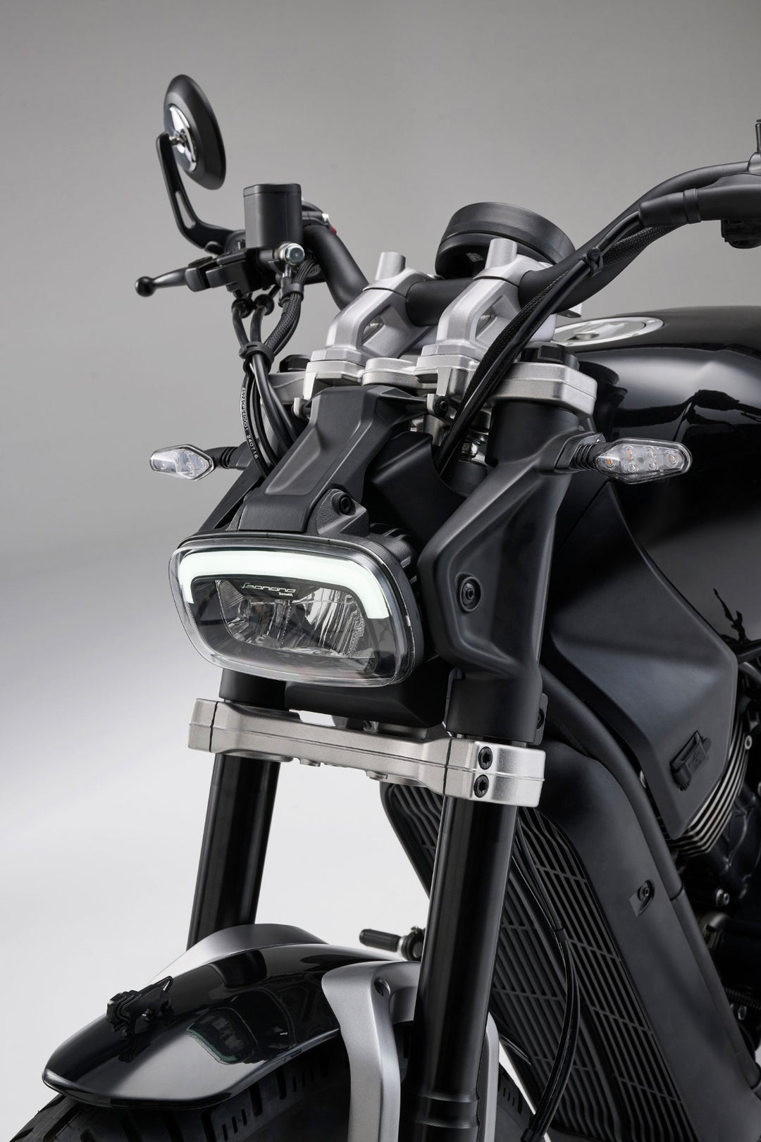 Benelli Leoncino Bobber 400cc - Midnight Black