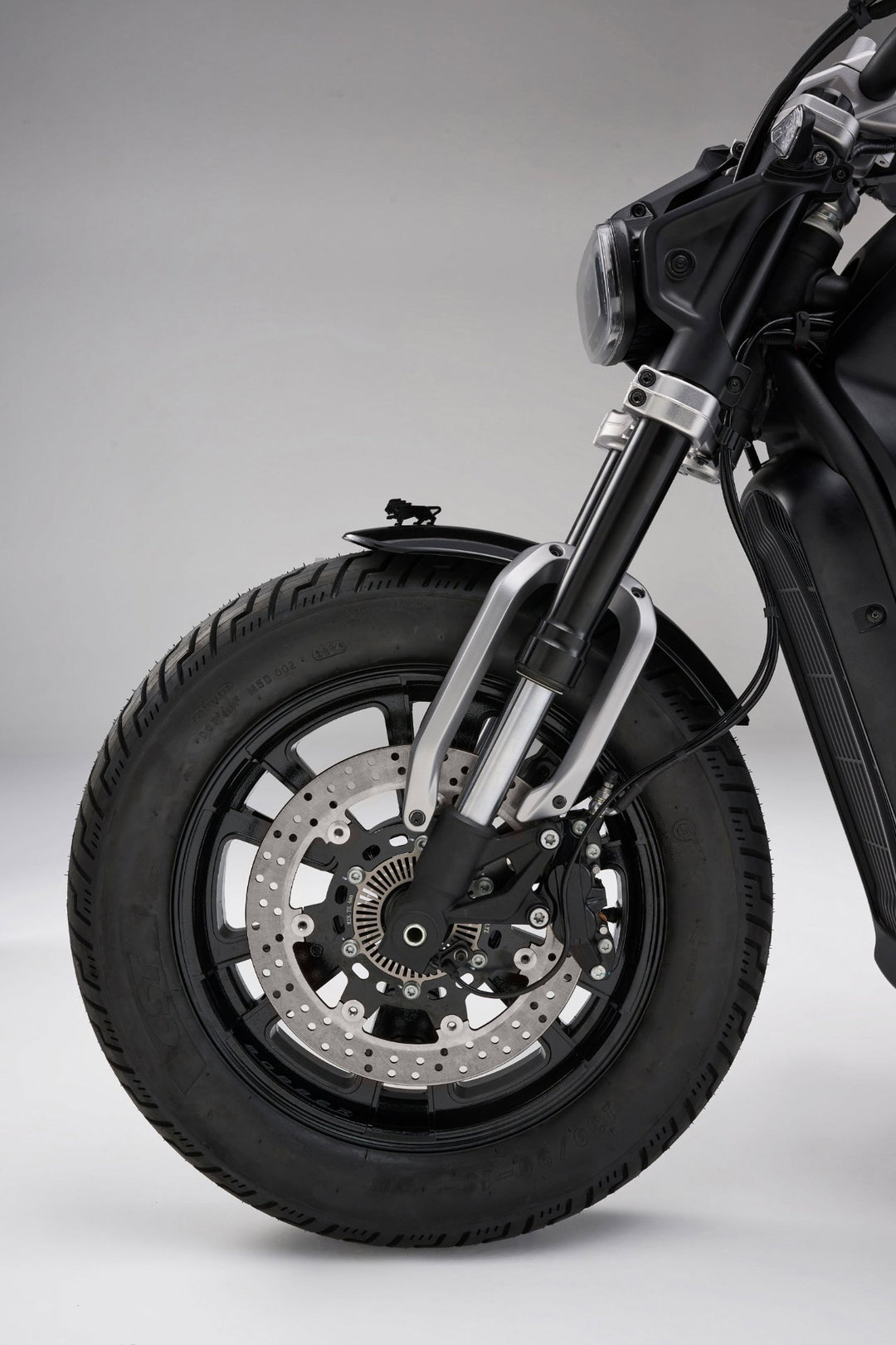 Benelli Leoncino Bobber 400cc - Midnight Black