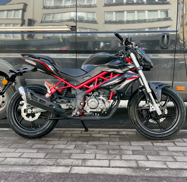 Benelli BN 125cc - Zwart