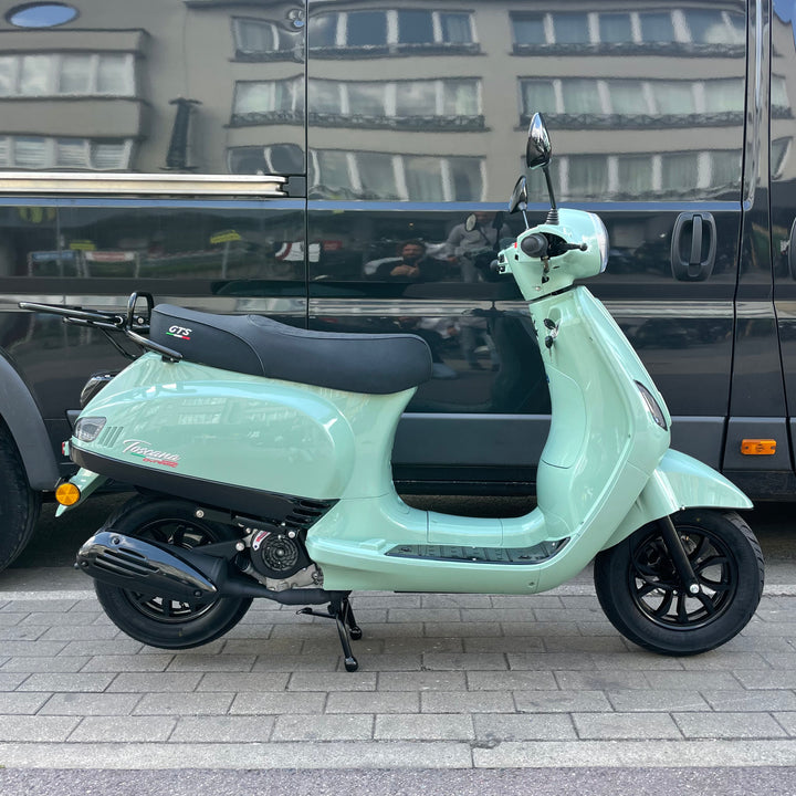 GTS Toscana Dynamic 50cc - Retro Green